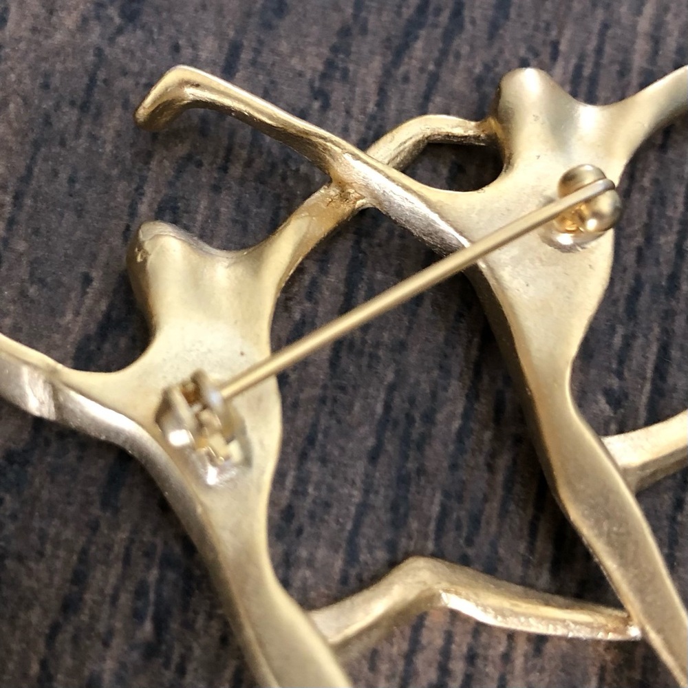 Broach Pin Gold Dancer - Picture 3 of 5